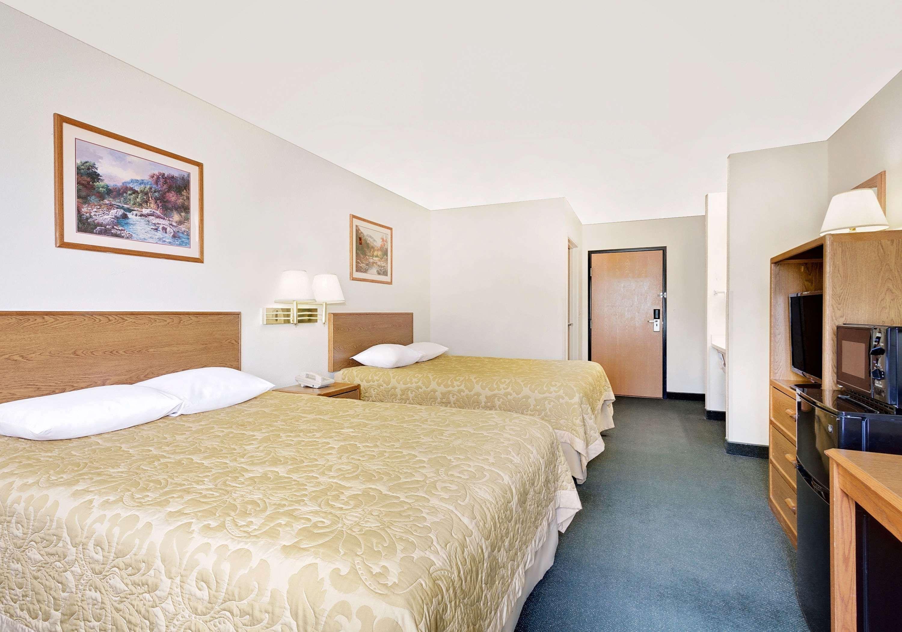 Hotel Super 8 By Wyndham Battle Mountain Exterior foto