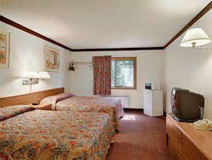 Hotel Super 8 By Wyndham Battle Mountain Exterior foto